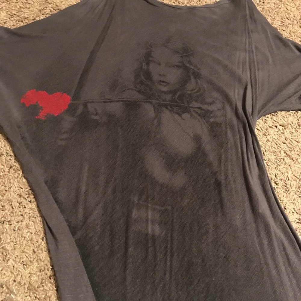 Luxury off shoulder T-shirt